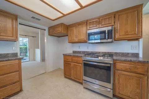 Kitchen - 2227 Wicklow St, Redding, CA 96001 photo 6 of 6