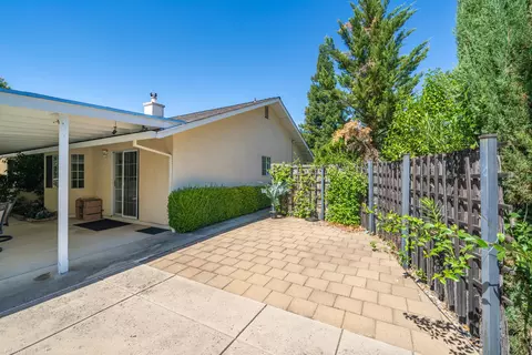 Exterior - 2227 Wicklow St, Redding, CA 96001 photo 19 of 41