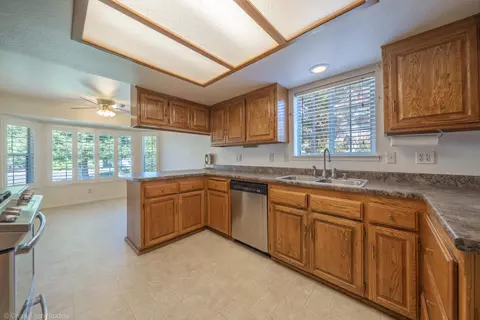 Kitchen - 2227 Wicklow St, Redding, CA 96001 photo 4 of 6