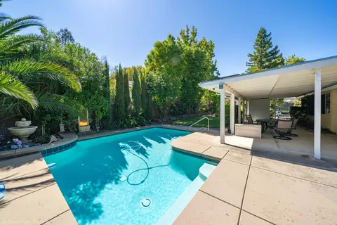 Exterior - 2227 Wicklow St, Redding, CA 96001 photo 18 of 41