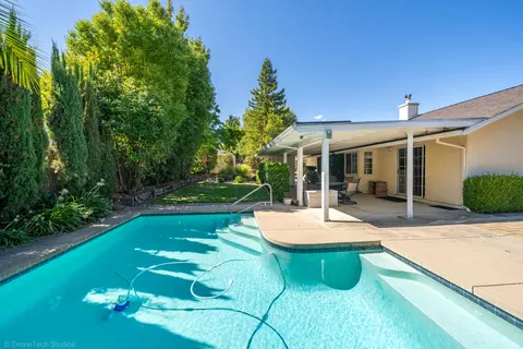 Exterior - 2227 Wicklow St, Redding, CA 96001 photo 17 of 41