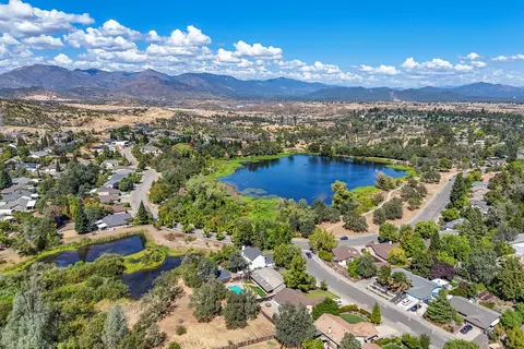 View/Area - 2227 Wicklow St, Redding, CA 96001 photo 11 of 14