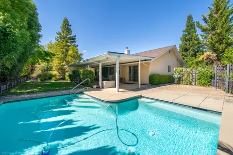 Exterior - 2227 Wicklow St, Redding, CA 96001 photo 16 of 41