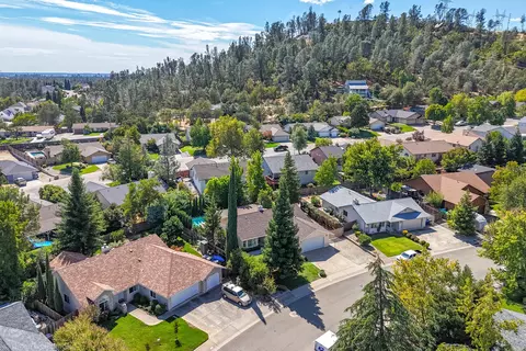 View/Area - 2227 Wicklow St, Redding, CA 96001 photo 1 of 14