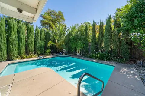 Exterior - 2227 Wicklow St, Redding, CA 96001 photo 11 of 41