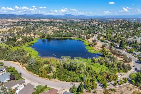 View/Area - 2227 Wicklow St, Redding, CA 96001 photo 13 of 14