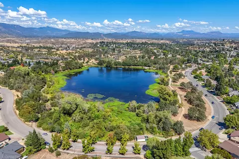 View/Area - 2227 Wicklow St, Redding, CA 96001 photo 12 of 14