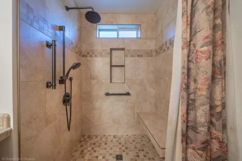 Bath - 2227 Wicklow St, Redding, CA 96001 photo 2 of 2