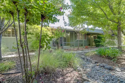 20798 Teachs Trl, Redding, CA 96003 photo 2