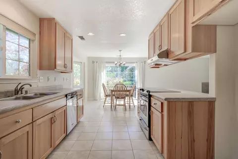 20798 Teachs Trl, Redding, CA 96003 photo 12