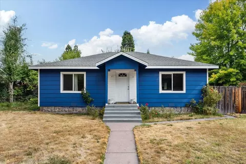 622 Cedar St, Mount Shasta, CA 96067 photo 2