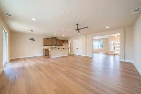 1132 Kellinger St, Redding, CA 96003 photo 8