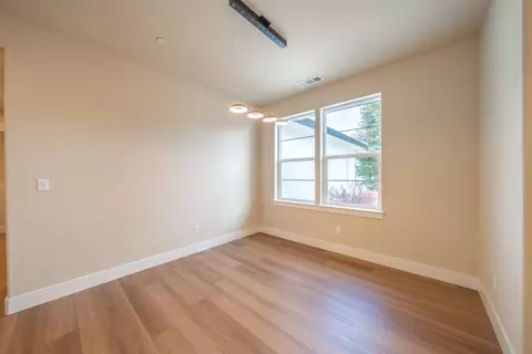 1132 Kellinger St, Redding, CA 96003 photo 5