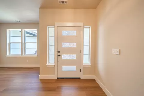 1132 Kellinger St, Redding, CA 96003 photo 3
