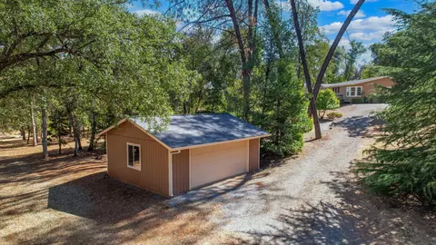 13555 Echo Hill Rd, Redding, CA 96003 photo 2