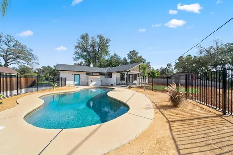 Exterior - 7114 Tucker Ln, Redding, CA 96002 photo 3 of 14