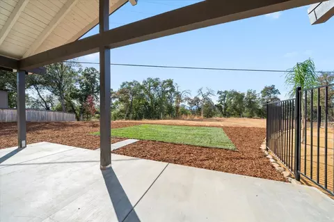 Exterior - 7114 Tucker Ln, Redding, CA 96002 photo 11 of 14