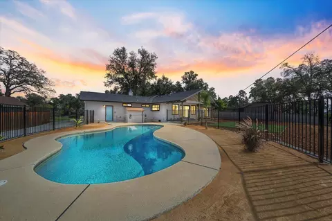 Exterior - 7114 Tucker Ln, Redding, CA 96002 photo 1 of 14