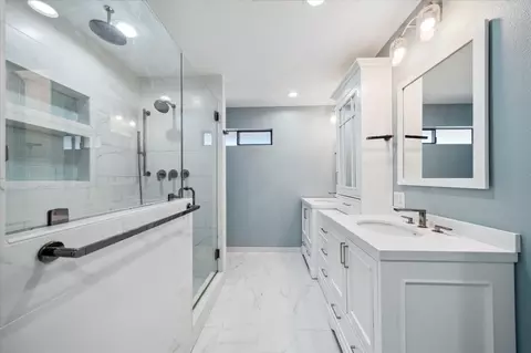 Bath - 7114 Tucker Ln, Redding, CA 96002 photo 1 of 4