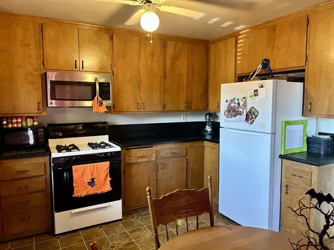 Kitchen - 1635 Willis St, Redding, CA 96001 photo 2 of 4