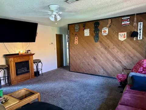 Living - 1635 Willis St, Redding, CA 96001 photo 1 of 3