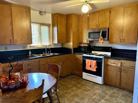 Kitchen - 1635 Willis St, Redding, CA 96001 photo 1 of 4