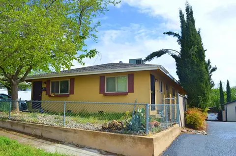 1635 Willis St, Redding, CA 96001