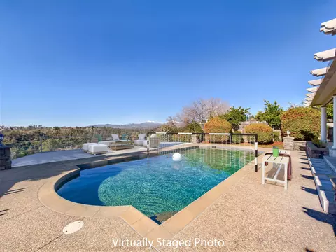 4020 Silver Lace Ln, Redding, CA 96001 photo 2