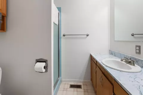 Bath - 37362 Birch Ave, Burney, CA 96013 photo 2 of 2