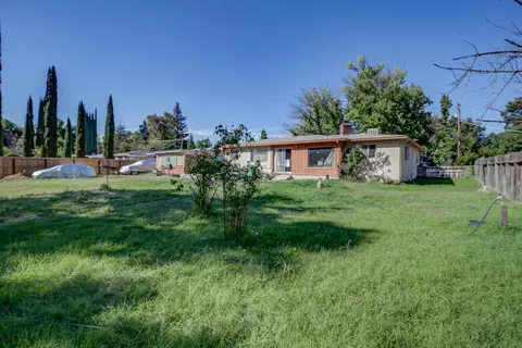 3287 Sacramento Dr, Redding, CA 96001 photo 4