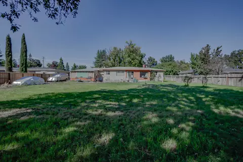 3287 Sacramento Dr, Redding, CA 96001 photo 8