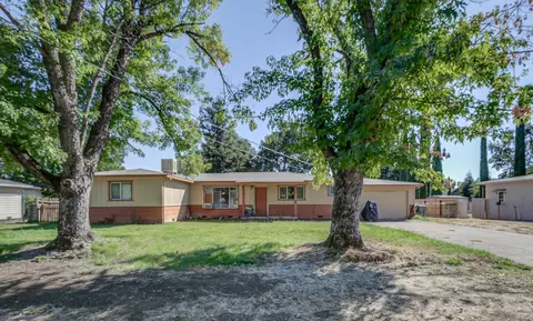 3287 Sacramento Dr, Redding, CA 96001 photo 2