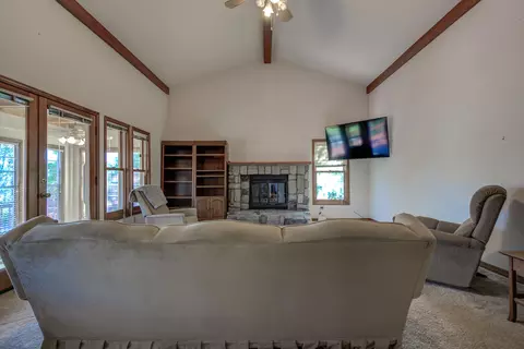 Living - 3339 Sherman Way, Redding, CA 96003 photo 2 of 4