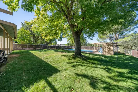 588 Ridge Rd, Redding, CA 96003 photo 39