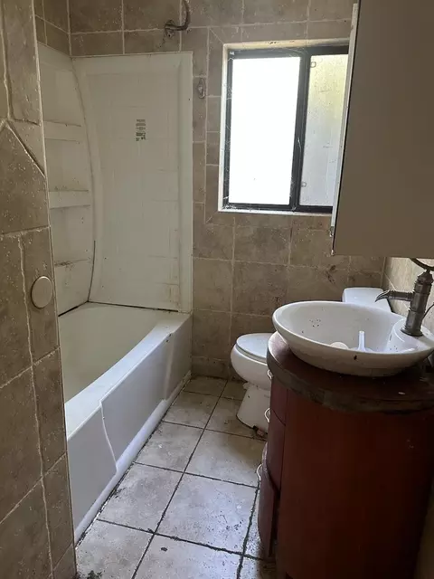 Bath - 1535 Tanbark Dr, Red Bluff, CA 96080 photo 3 of 3