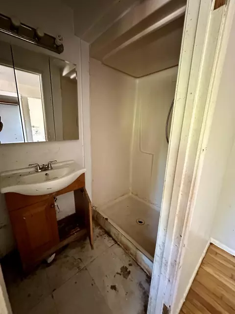 Bath - 1535 Tanbark Dr, Red Bluff, CA 96080 photo 1 of 3