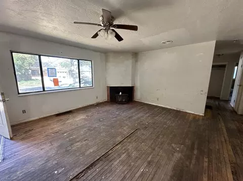 Living - 1535 Tanbark Dr, Red Bluff, CA 96080 photo 1 of 2