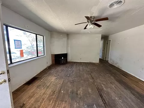 Living - 1535 Tanbark Dr, Red Bluff, CA 96080 photo 2 of 2