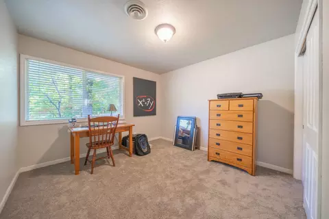 3410 Wimbledon Dr, Redding, CA 96002 photo 14