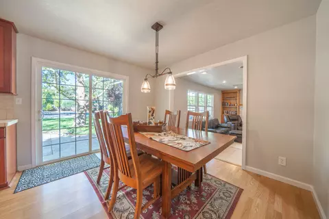 3410 Wimbledon Dr, Redding, CA 96002 photo 8