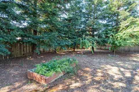 3410 Wimbledon Dr, Redding, CA 96002 photo 26