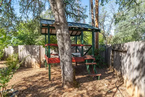3410 Wimbledon Dr, Redding, CA 96002 photo 31