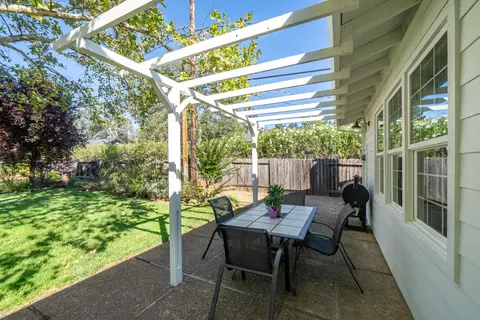 3410 Wimbledon Dr, Redding, CA 96002 photo 20