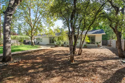 3410 Wimbledon Dr, Redding, CA 96002 photo 25