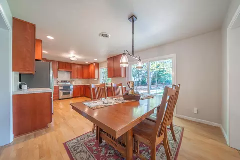 3410 Wimbledon Dr, Redding, CA 96002 photo 5