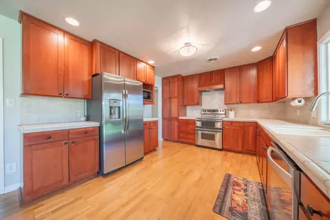 3410 Wimbledon Dr, Redding, CA 96002 photo 3