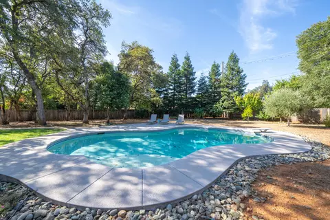3410 Wimbledon Dr, Redding, CA 96002 photo 23