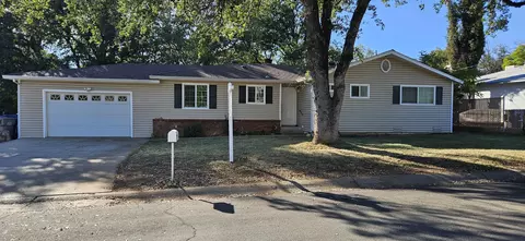 2740 Kenco Ave, Redding, CA 96002
