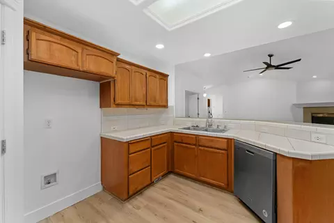 Kitchen - 2678 Queens Way, Redding, CA 96001 photo 2 of 2