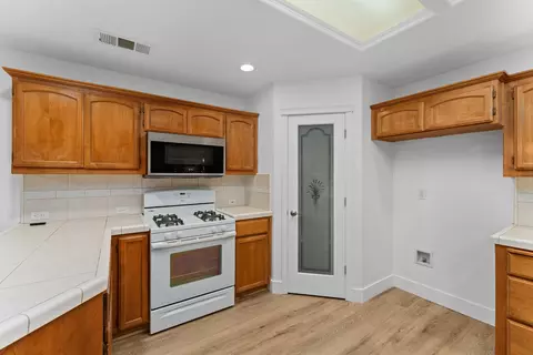 Kitchen - 2678 Queens Way, Redding, CA 96001 photo 1 of 2